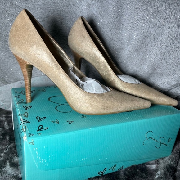 Jessica Simpson Gold Sueded Metallic Niva Heels - Picture 1 of 8